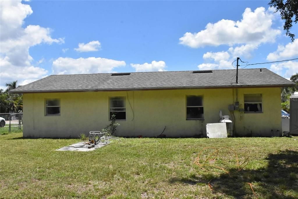 For Sale: $320,000 (4 beds, 2 baths, 1232 Square Feet)
