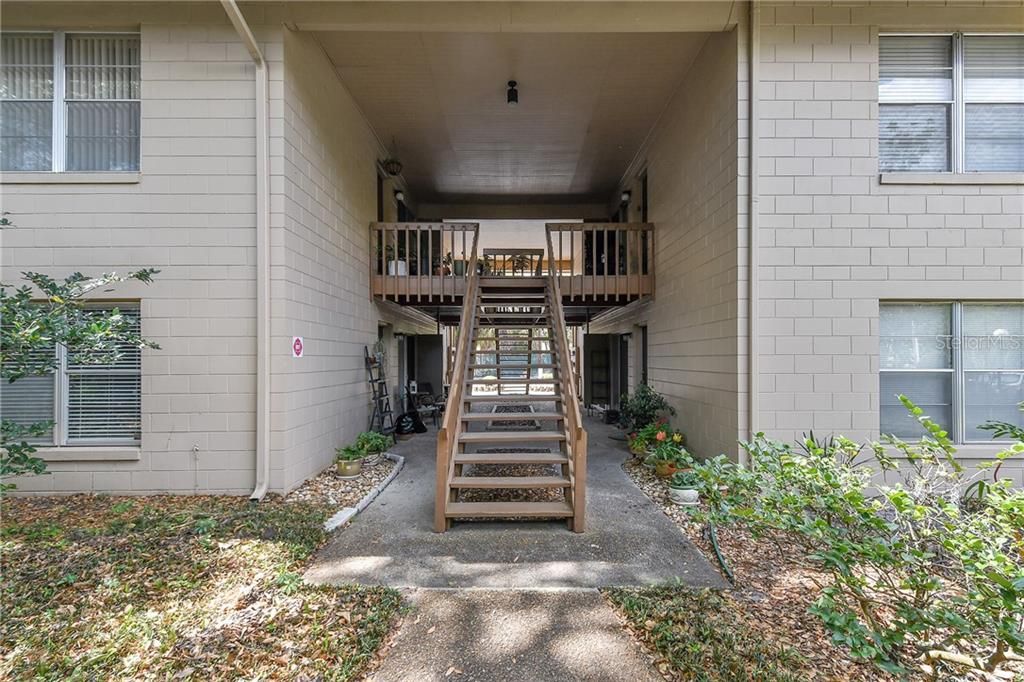 For Sale: $169,000 (1 beds, 1 baths, 636 Square Feet)