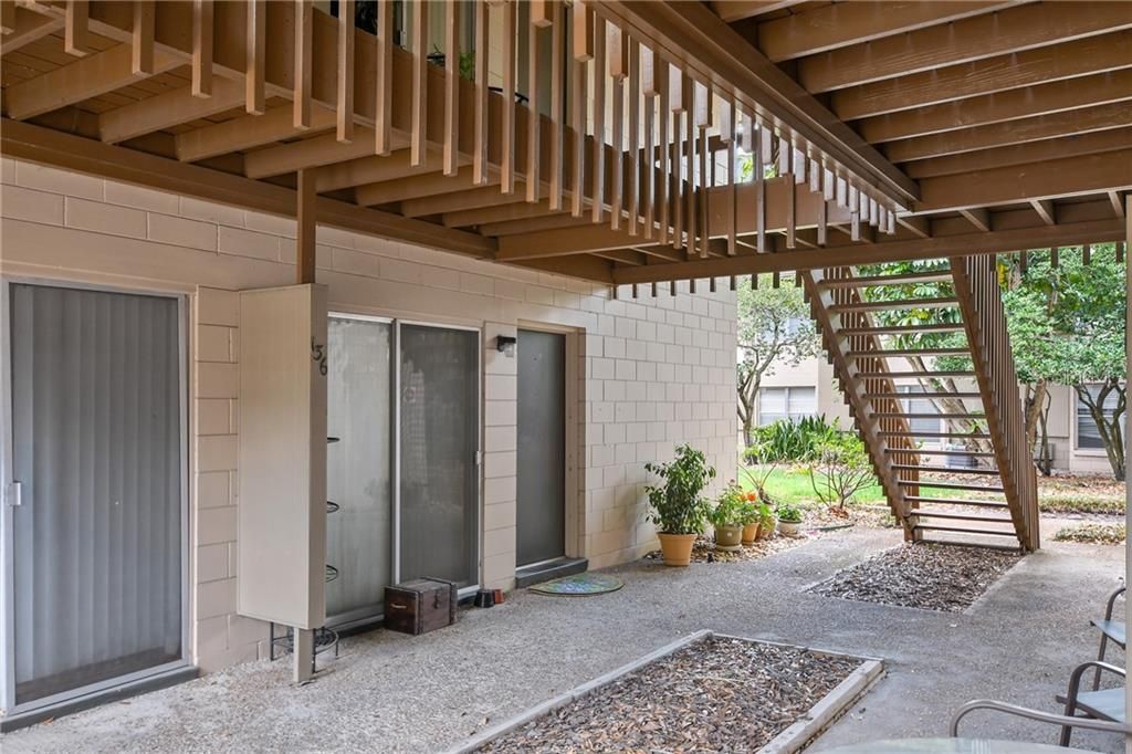 For Sale: $169,000 (1 beds, 1 baths, 636 Square Feet)