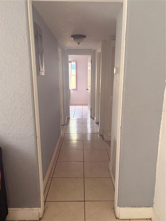 For Sale: $325,000 (3 beds, 1 baths, 888 Square Feet)