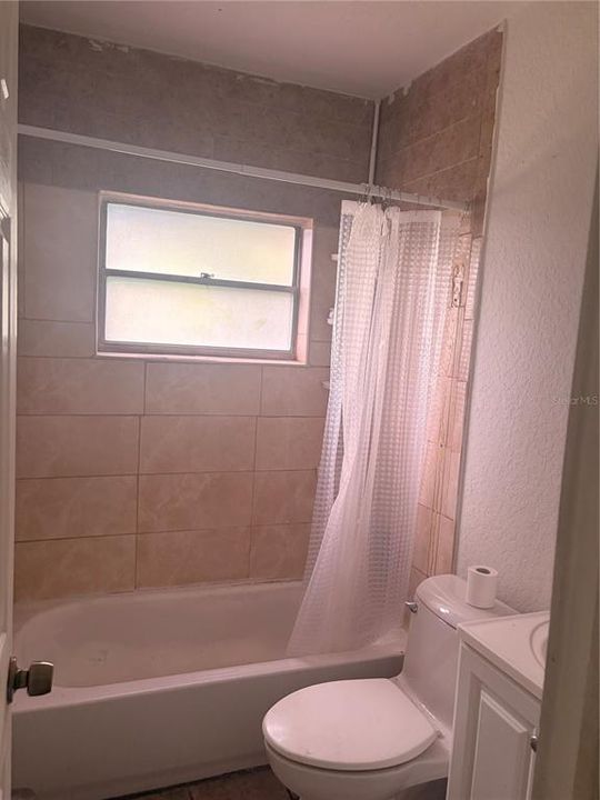 For Sale: $325,000 (3 beds, 1 baths, 888 Square Feet)