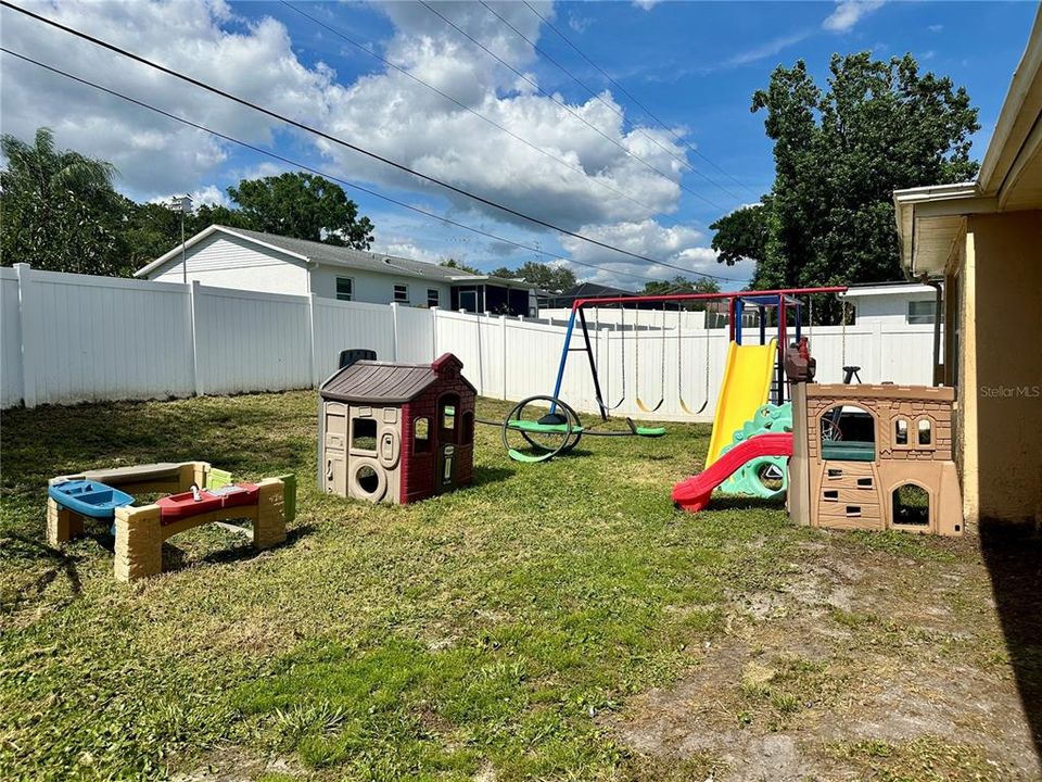 For Sale: $289,900 (3 beds, 2 baths, 1511 Square Feet)