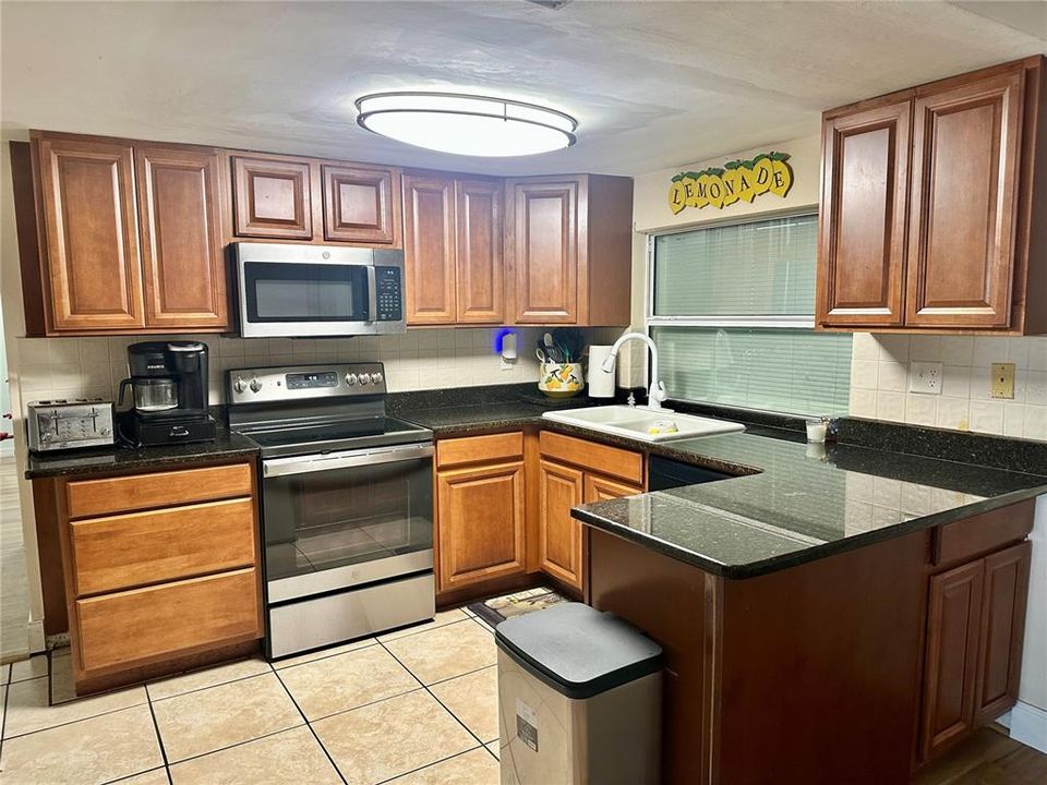 For Sale: $289,900 (3 beds, 2 baths, 1511 Square Feet)