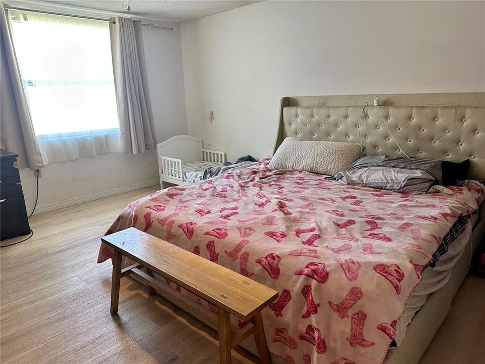 For Sale: $289,900 (3 beds, 2 baths, 1511 Square Feet)