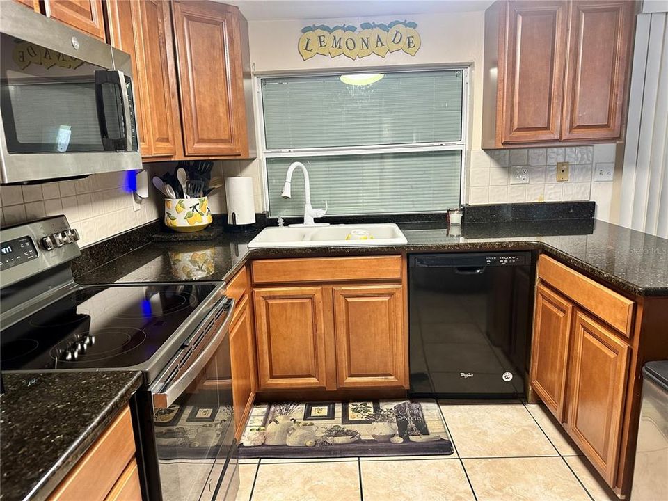 For Sale: $289,900 (3 beds, 2 baths, 1511 Square Feet)