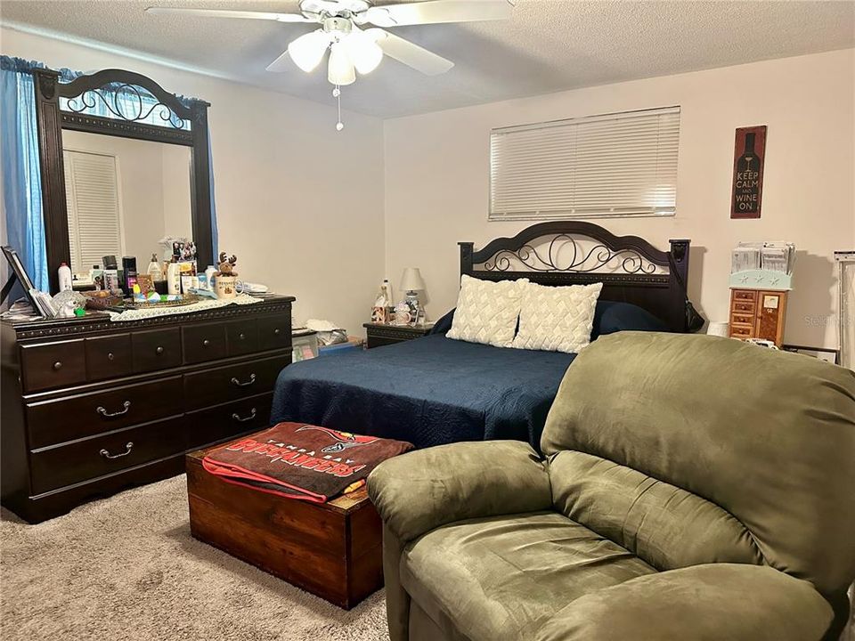 For Sale: $289,900 (3 beds, 2 baths, 1511 Square Feet)