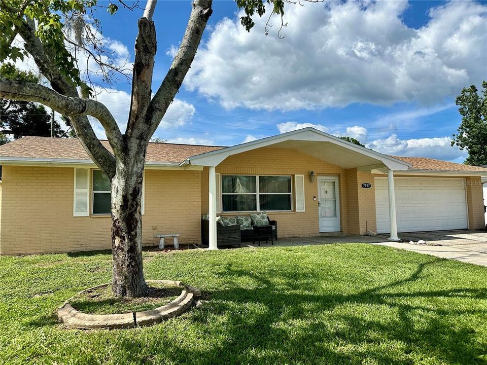 For Sale: $289,900 (3 beds, 2 baths, 1511 Square Feet)