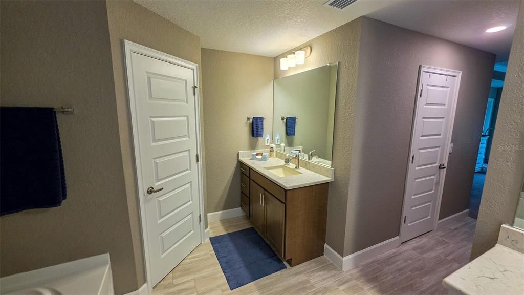 For Sale: $450,000 (4 beds, 3 baths, 2508 Square Feet)