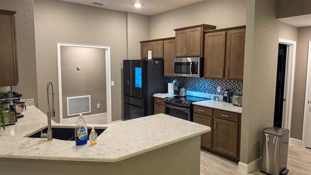 For Sale: $450,000 (4 beds, 3 baths, 2508 Square Feet)
