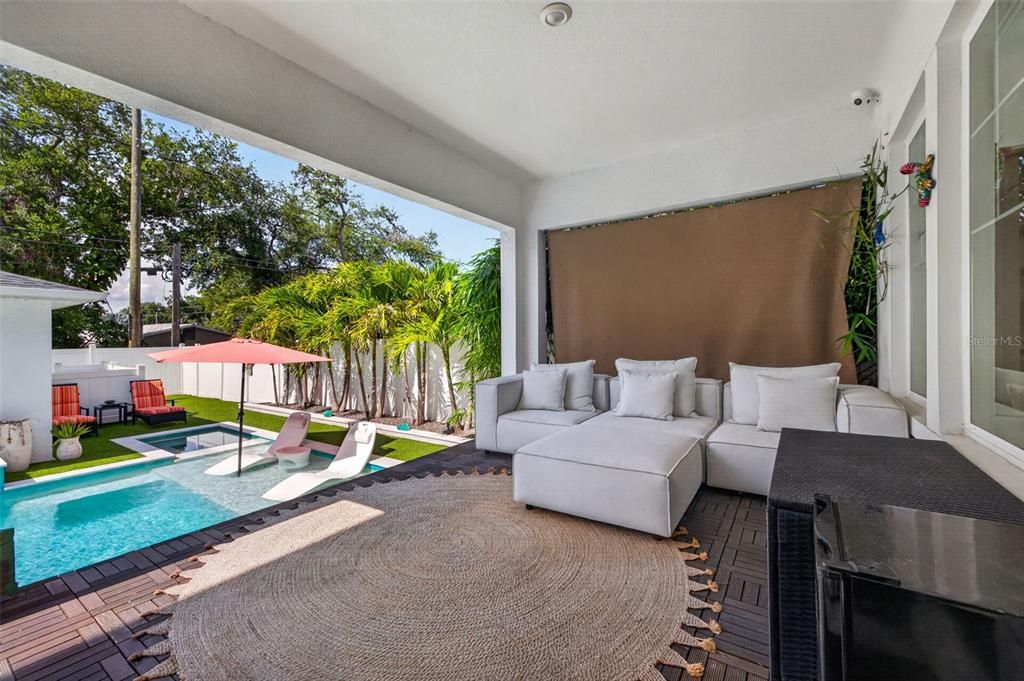 For Sale: $1,280,000 (4 beds, 2 baths, 2632 Square Feet)