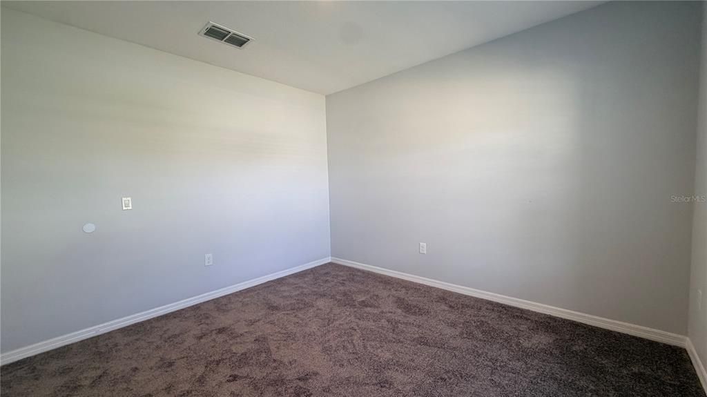 For Sale: $399,990 (5 beds, 3 baths, 2289 Square Feet)