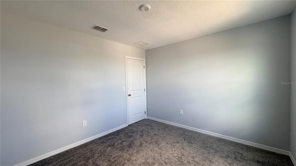 For Sale: $399,990 (5 beds, 3 baths, 2289 Square Feet)