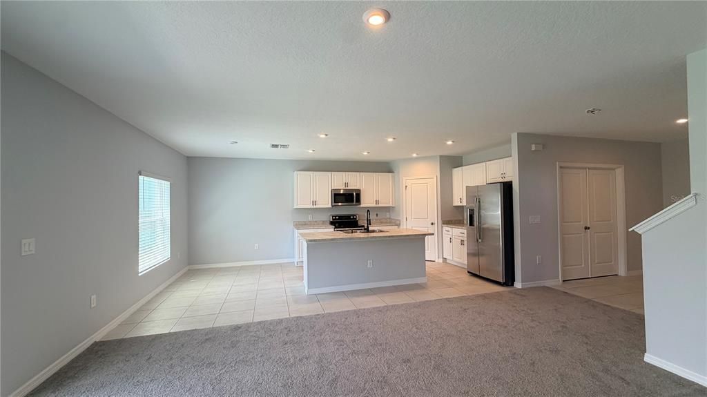 For Sale: $399,990 (5 beds, 3 baths, 2289 Square Feet)