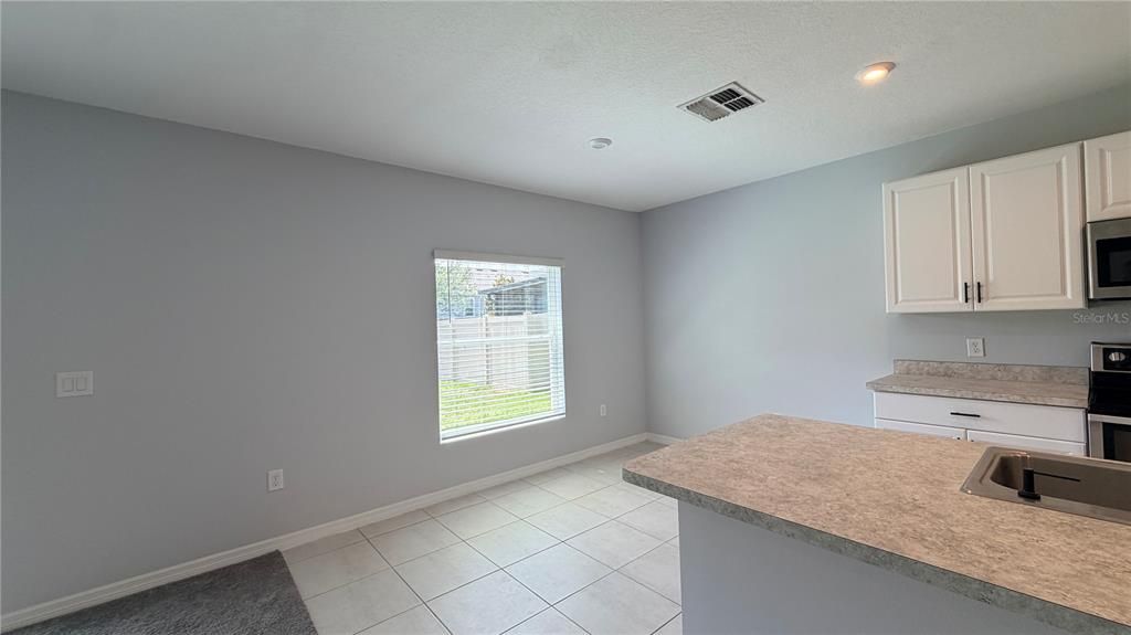 For Sale: $399,990 (5 beds, 3 baths, 2289 Square Feet)