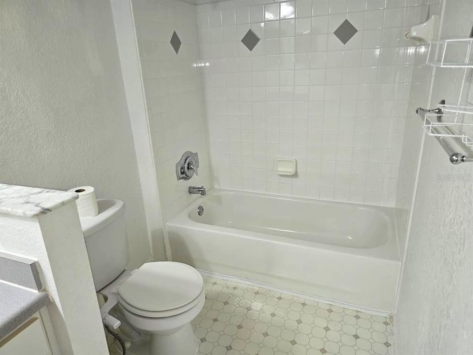 For Rent: $1,700 (2 beds, 2 baths, 1102 Square Feet)