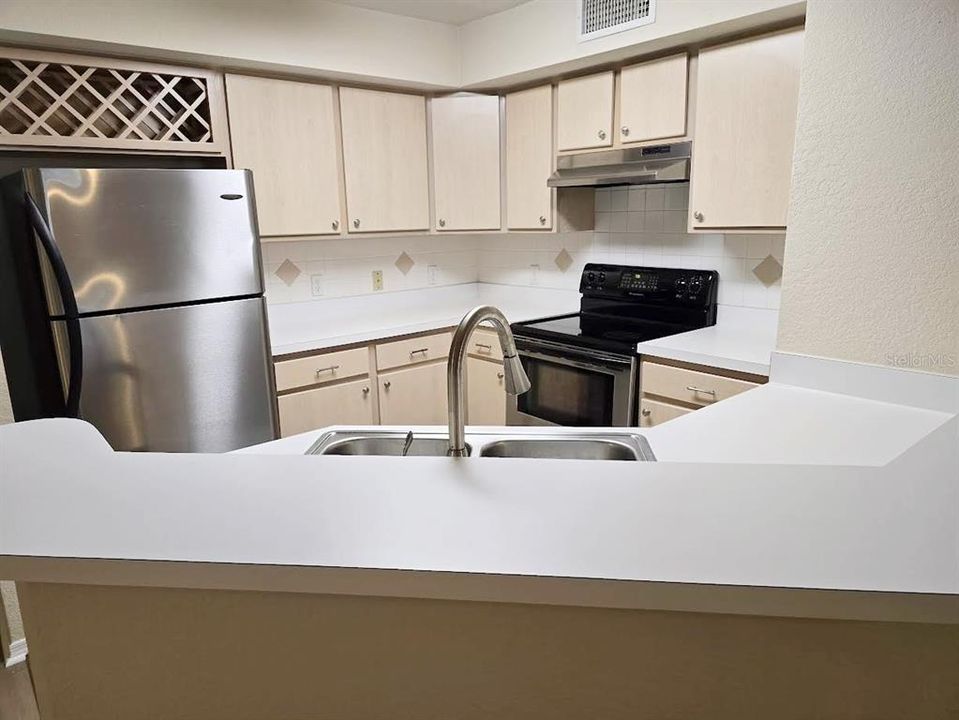 For Rent: $1,700 (2 beds, 2 baths, 1102 Square Feet)