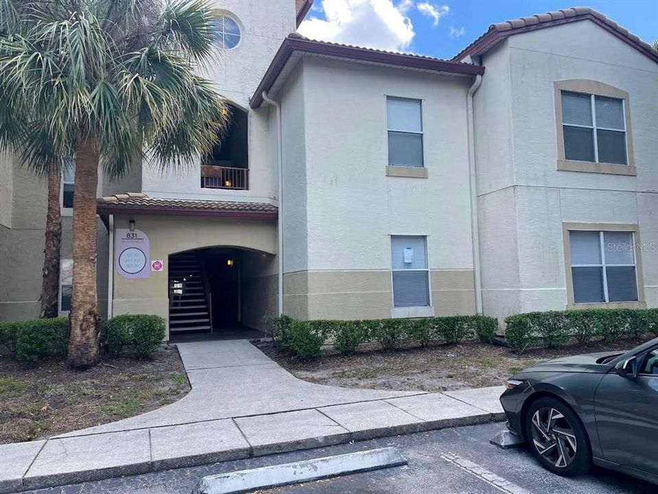 For Rent: $1,700 (2 beds, 2 baths, 1102 Square Feet)