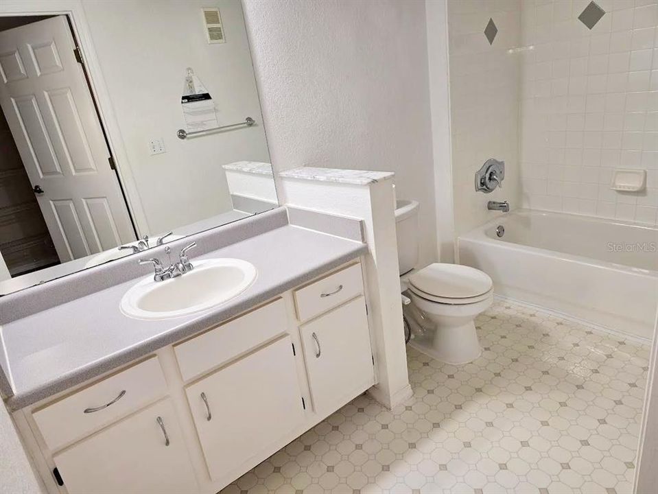 For Rent: $1,700 (2 beds, 2 baths, 1102 Square Feet)