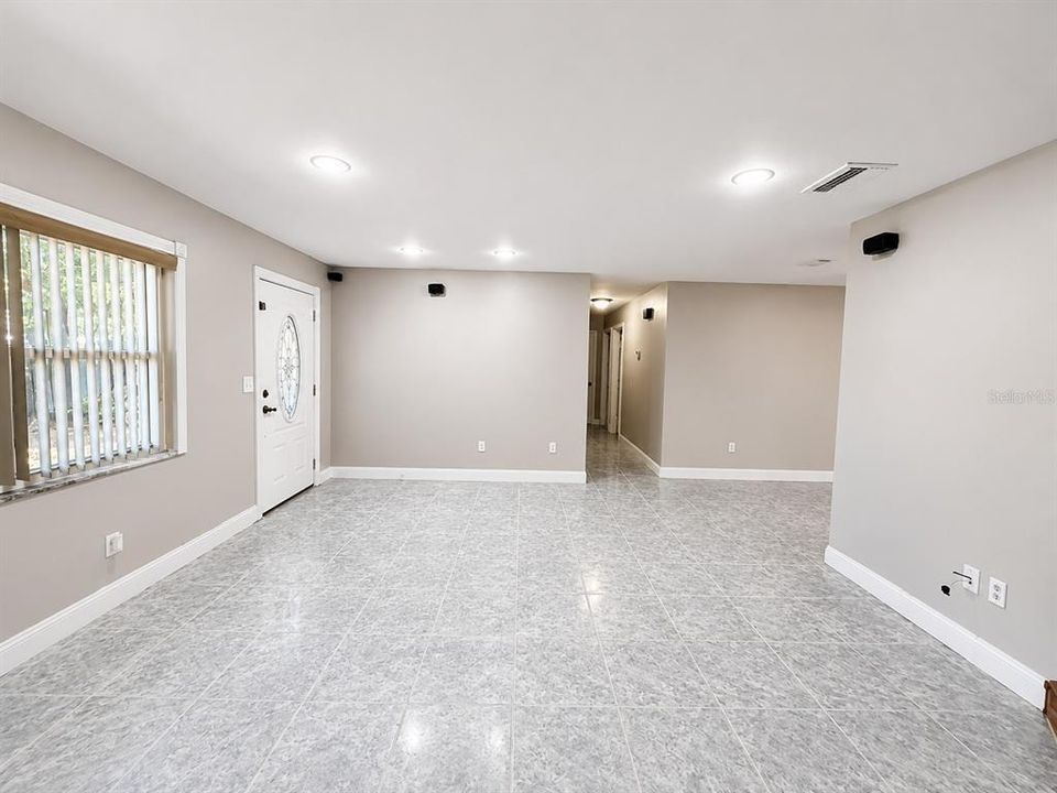 For Sale: $345,000 (3 beds, 2 baths, 1209 Square Feet)