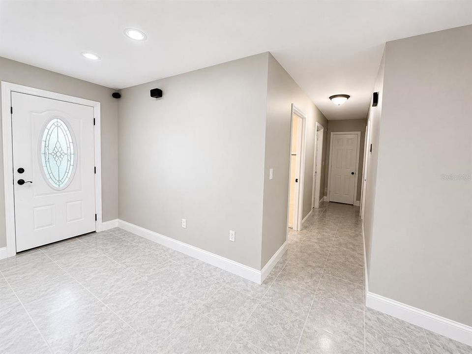 For Sale: $345,000 (3 beds, 2 baths, 1209 Square Feet)