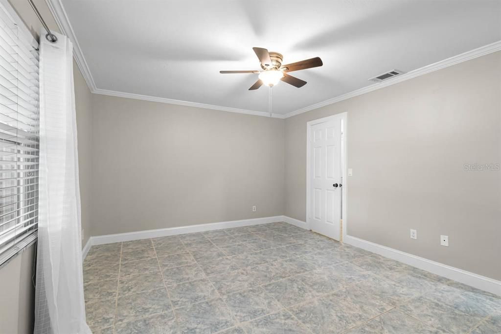 For Sale: $345,000 (3 beds, 2 baths, 1209 Square Feet)