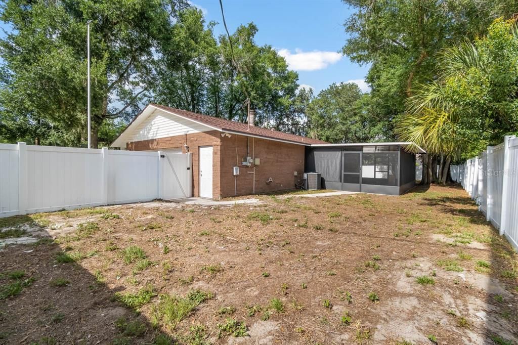 For Sale: $345,000 (3 beds, 2 baths, 1209 Square Feet)