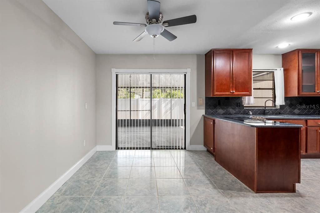 For Sale: $345,000 (3 beds, 2 baths, 1209 Square Feet)