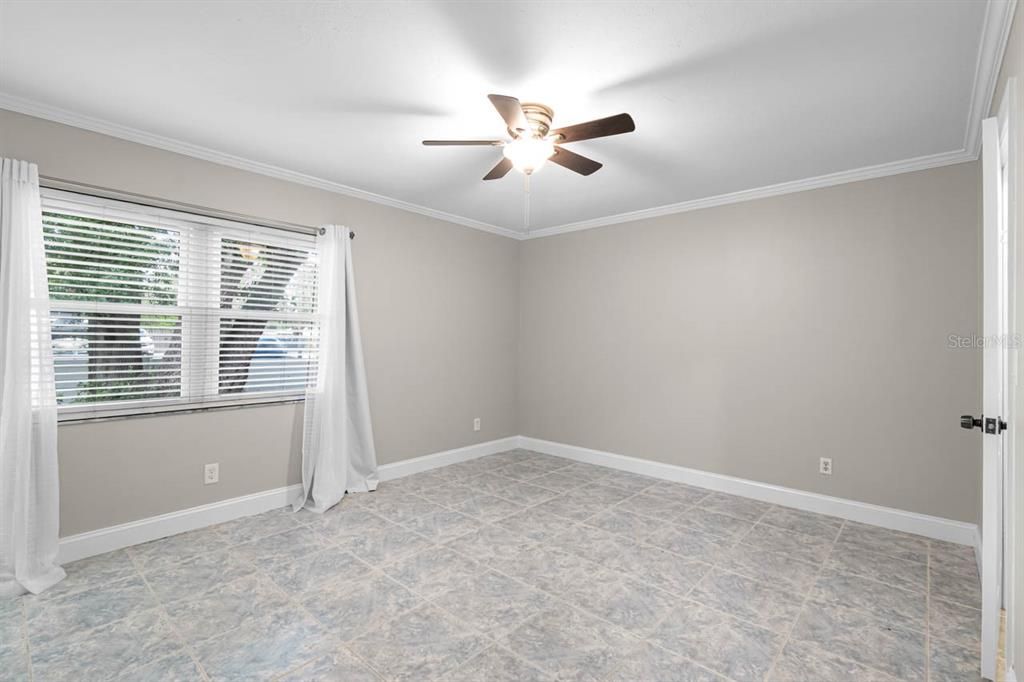 For Sale: $345,000 (3 beds, 2 baths, 1209 Square Feet)