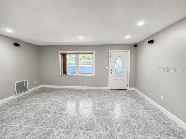 For Sale: $345,000 (3 beds, 2 baths, 1209 Square Feet)