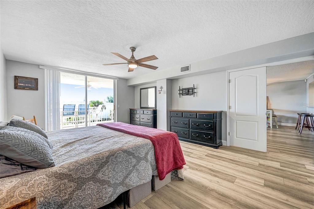 For Sale: $475,000 (3 beds, 2 baths, 2292 Square Feet)