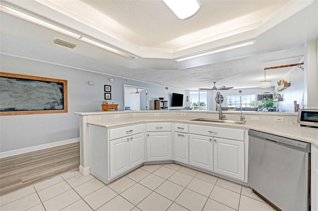 For Sale: $475,000 (3 beds, 2 baths, 2292 Square Feet)