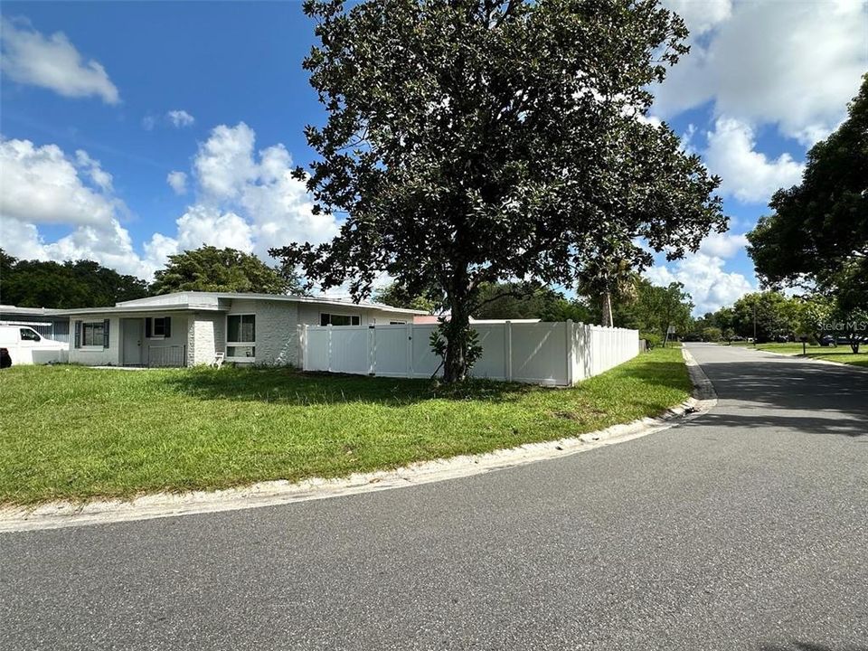 For Sale: $330,000 (4 beds, 2 baths, 1288 Square Feet)
