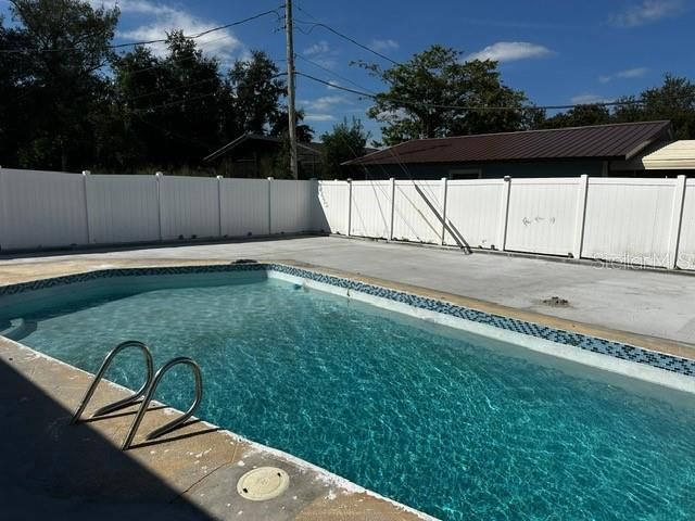 For Sale: $330,000 (4 beds, 2 baths, 1288 Square Feet)