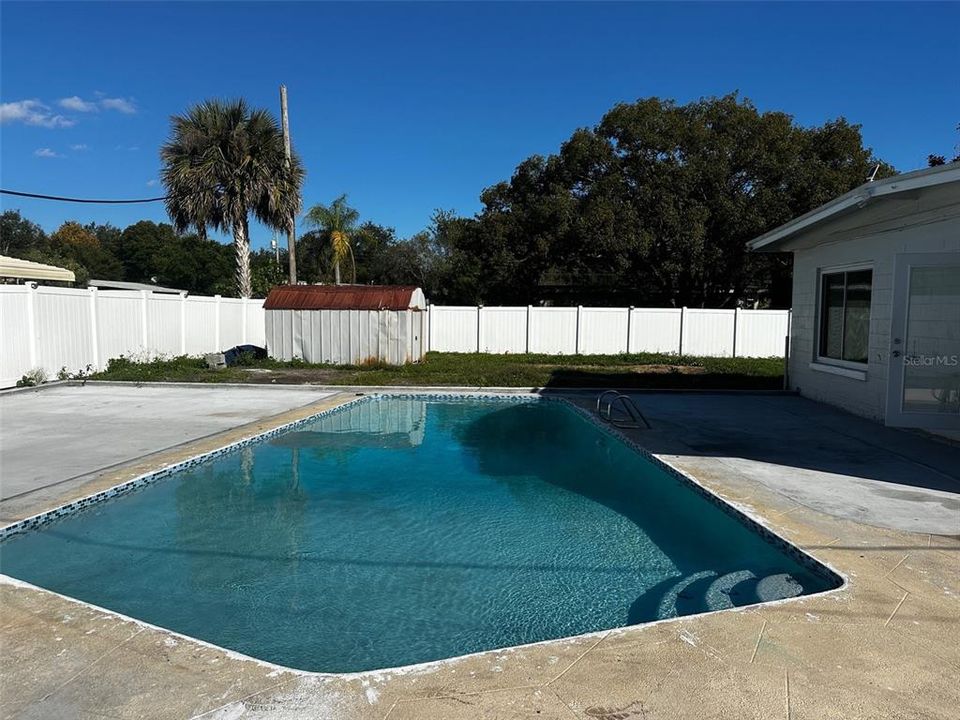 For Sale: $330,000 (4 beds, 2 baths, 1288 Square Feet)