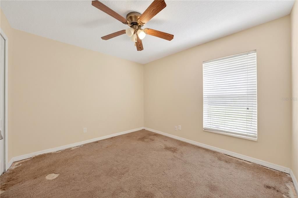 For Sale: $349,900 (4 beds, 2 baths, 1954 Square Feet)