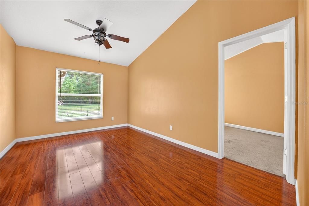 For Sale: $349,900 (4 beds, 2 baths, 1954 Square Feet)