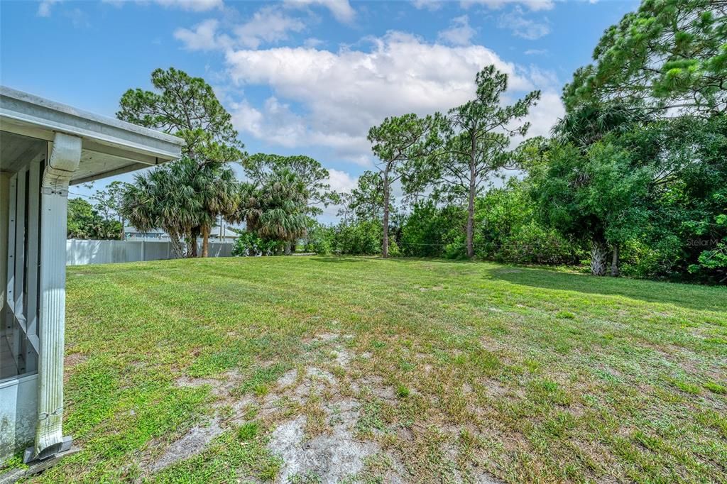 For Sale: $349,900 (4 beds, 2 baths, 1954 Square Feet)