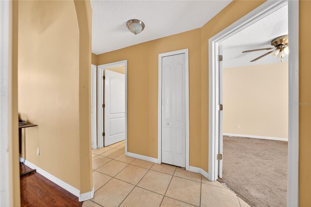 For Sale: $349,900 (4 beds, 2 baths, 1954 Square Feet)
