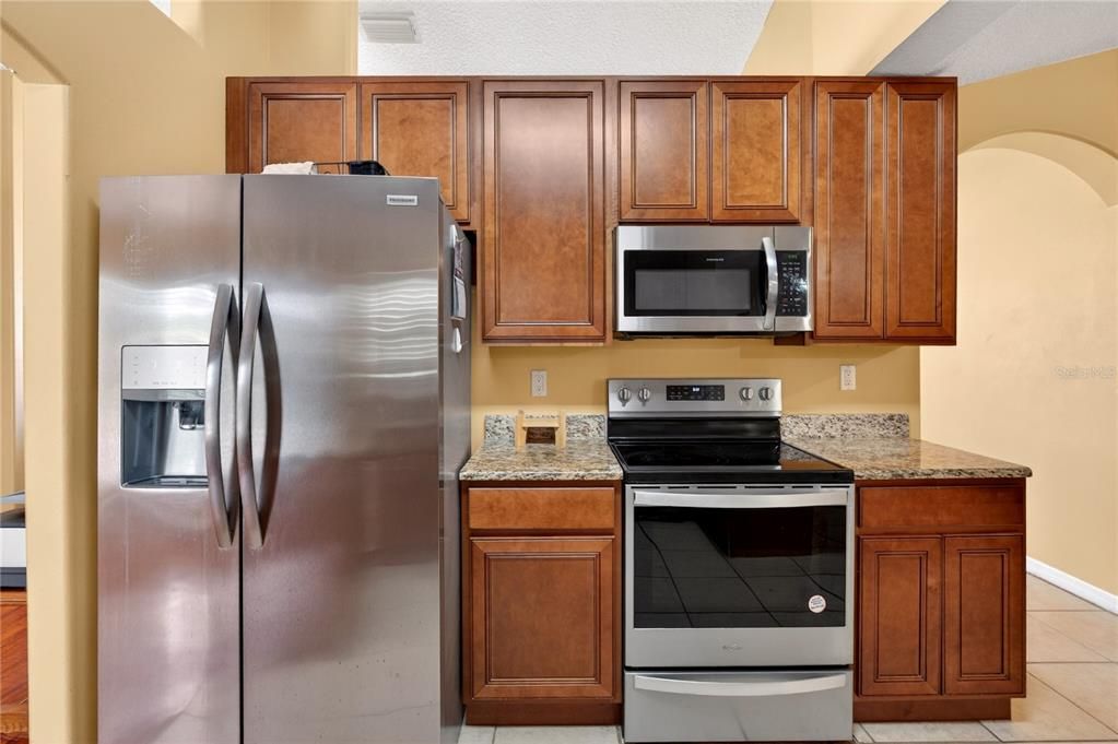 For Sale: $349,900 (4 beds, 2 baths, 1954 Square Feet)