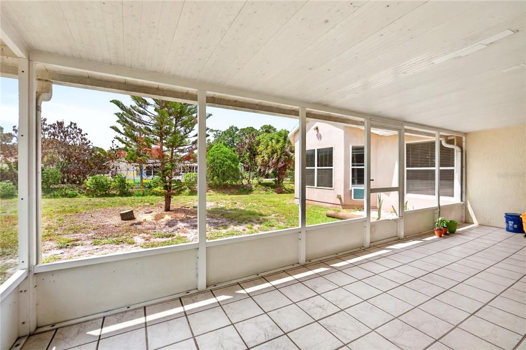 For Sale: $349,900 (4 beds, 2 baths, 1954 Square Feet)