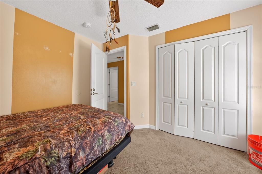 For Sale: $349,900 (4 beds, 2 baths, 1954 Square Feet)