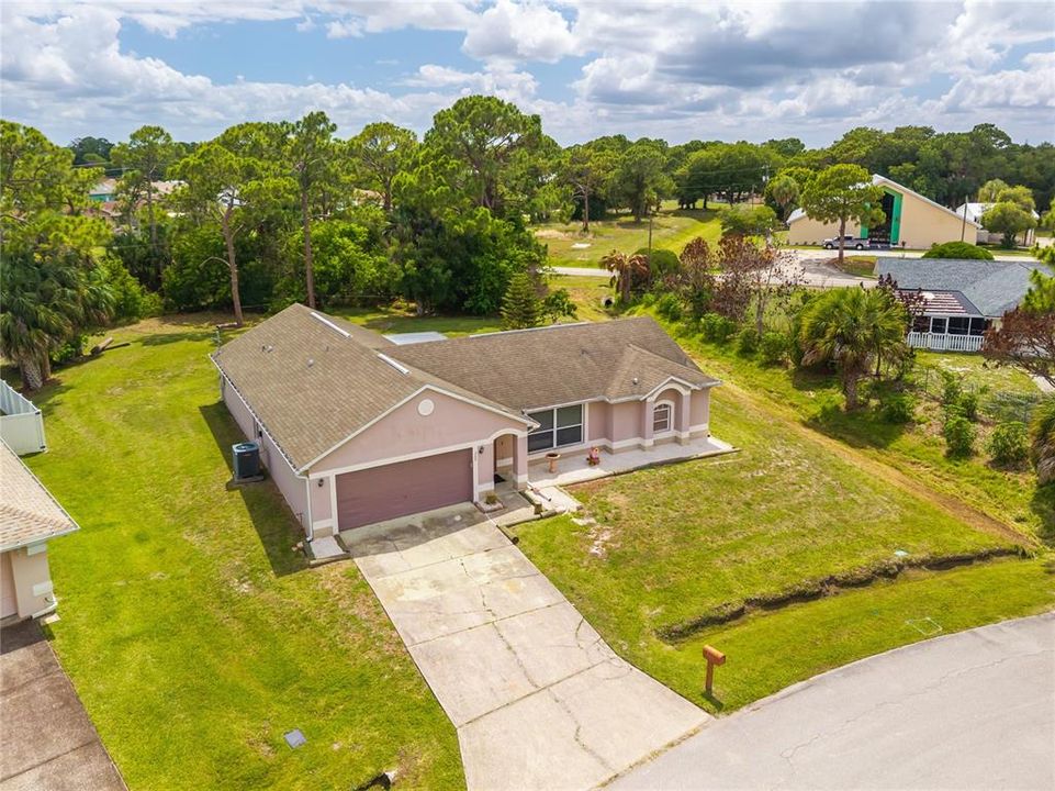 For Sale: $349,900 (4 beds, 2 baths, 1954 Square Feet)