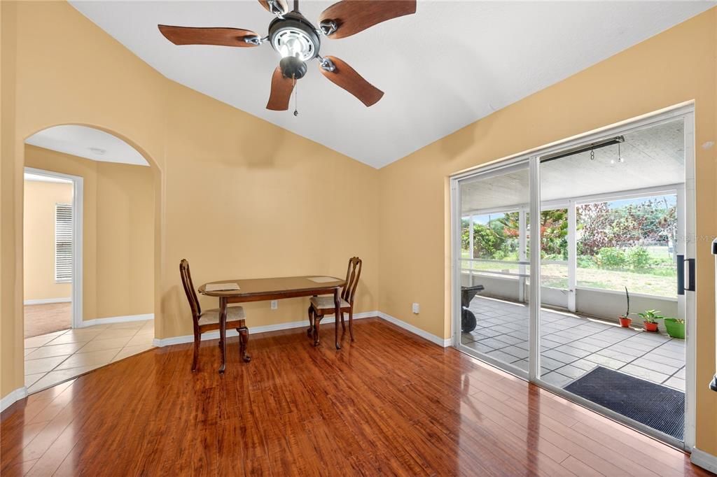 For Sale: $349,900 (4 beds, 2 baths, 1954 Square Feet)