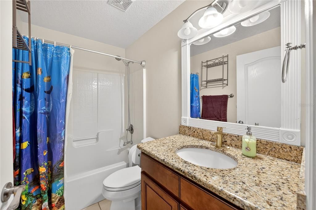 For Sale: $349,900 (4 beds, 2 baths, 1954 Square Feet)