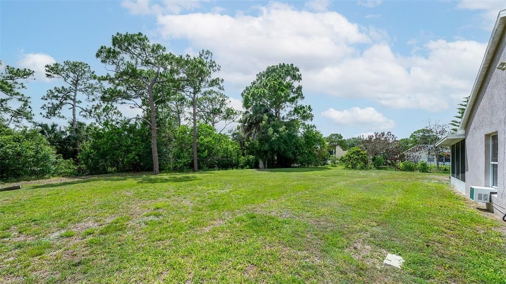 For Sale: $349,900 (4 beds, 2 baths, 1954 Square Feet)