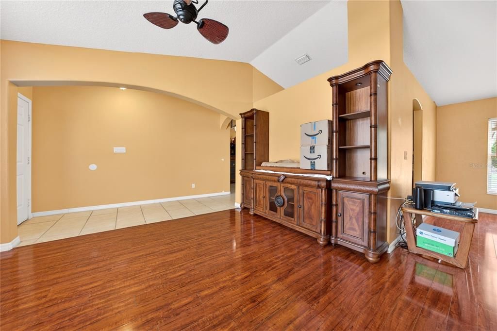 For Sale: $349,900 (4 beds, 2 baths, 1954 Square Feet)