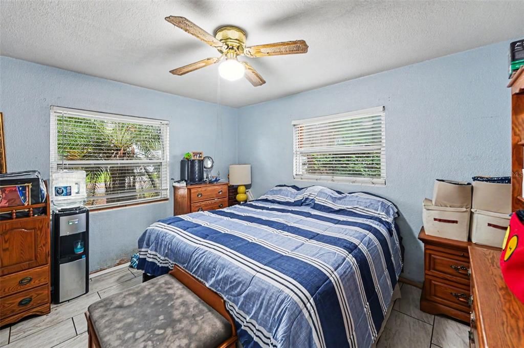 For Sale: $349,000 (2 beds, 2 baths, 1117 Square Feet)