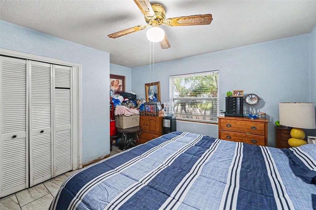 For Sale: $349,000 (2 beds, 2 baths, 1117 Square Feet)