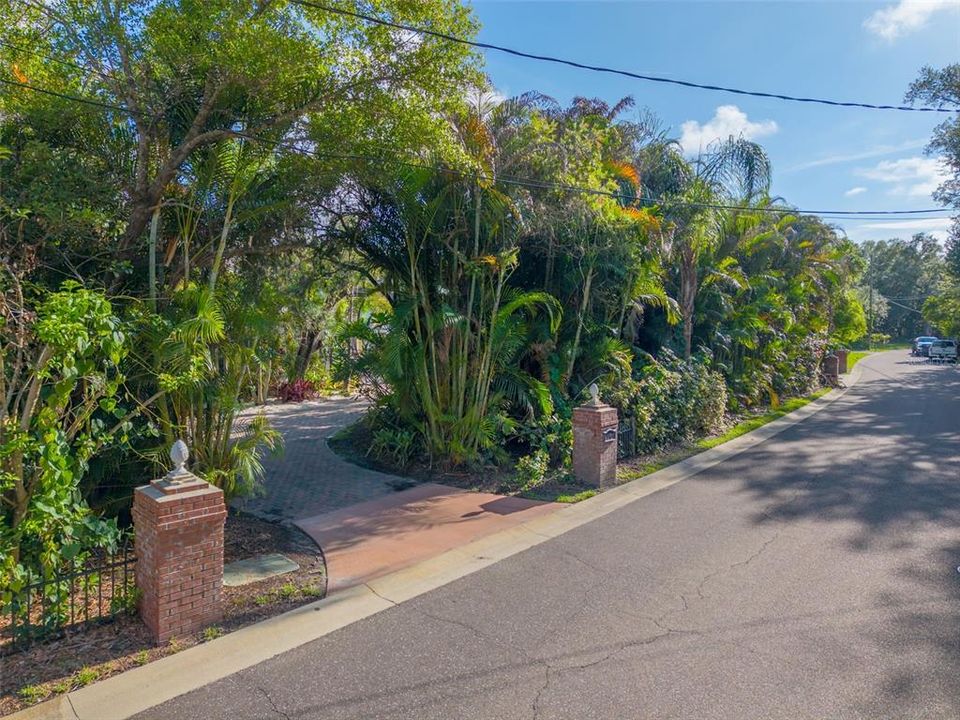 For Sale: $2,200,000 (4 beds, 5 baths, 5500 Square Feet)