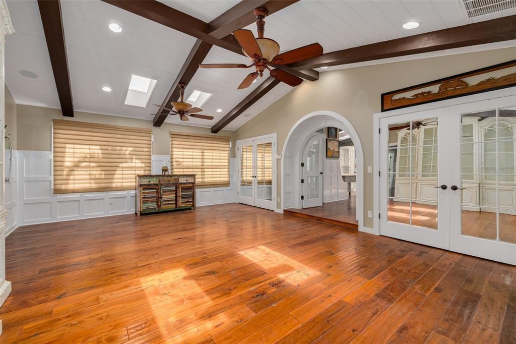 For Sale: $2,200,000 (4 beds, 5 baths, 5500 Square Feet)